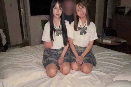 约炮大神【spgymn】双飞两位制服COS学妹