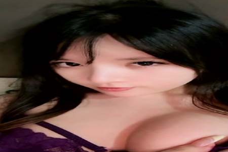 高颜值美乳反差嫩母狗【晚蝶】重金一对一 吐舌阿黑颜自己疯狂抠逼勾引大哥